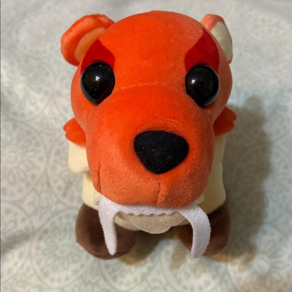 Roblox Adopt Me Surprise Plush Pet - Sabertooth - 5” plush toy in plastic egg - Picture 3 of 7